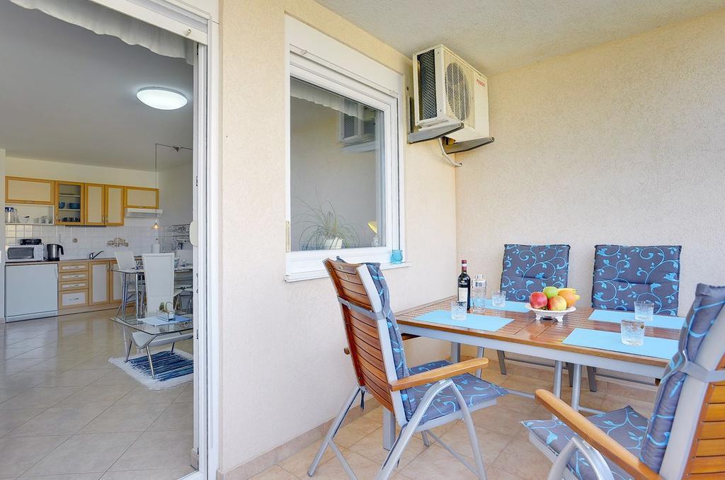 Apartment Frlan Ližnjan Exteriör bild