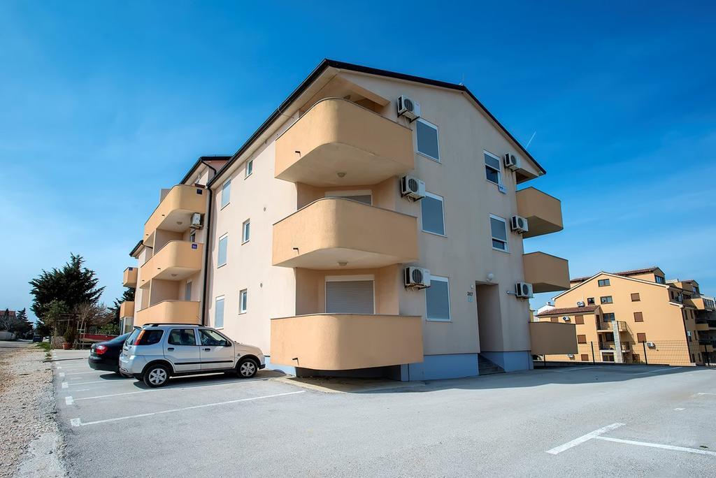 Apartment Frlan Ližnjan Exteriör bild